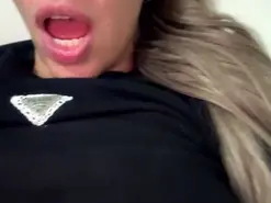 Amateur Sex Cam of VALENTINA77