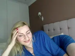 Amateur Live Sex Cam of Yourrealgirl