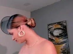 Amateur Nude Webcam of KyomiVelvet
