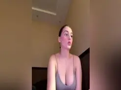 Amateur Free Live Porn of emmieoz