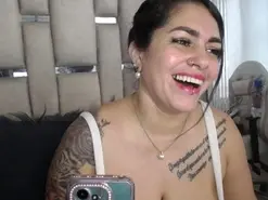 Amateur Adult Video Chat of chelaqueen_