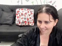 Amateur Free Porn Cam of selene_mom