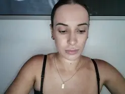 Amateur Live Sex of bbygucci_7