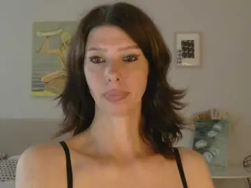 Bongacams Free Porn Cam of RoxySkyBlue
