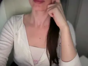Bongacams Watch Live Sex Cams of emishy