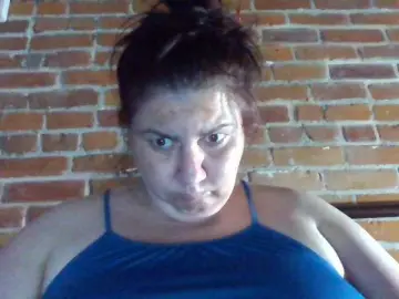 Bongacams Free Porn Cam of titties4daze