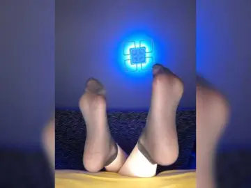 Bongacams Best live sex cam show of Kira-Feet