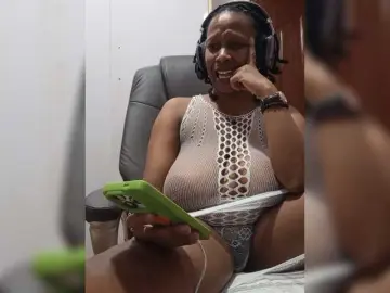 Bongacams Best live sex cam show of CandyLove