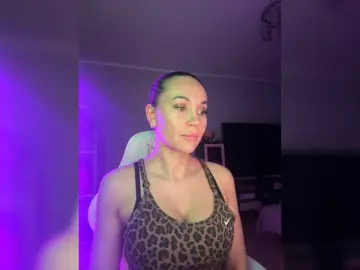 Bongacams Private Sex Chat of QWEENII