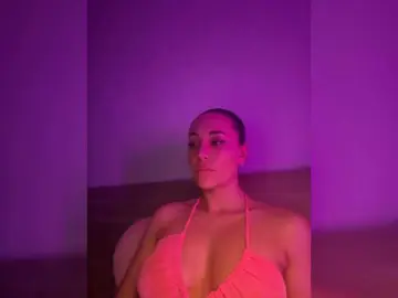 Bongacams Live Sex of QWEENII
