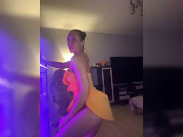 Bongacams Live Porn of QWEENII