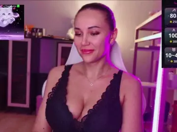 Bongacams Adult Webcam of QWEENII