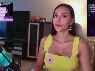 Bongacams Adult Webcam of QWEENII
