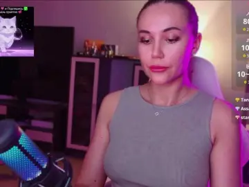 Bongacams Private Sex Chat of QWEENII