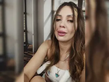 Bongacams Sex Chat of SexyKitty75-1
