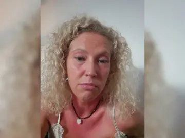 Bongacams Live Porn of MoonKitten