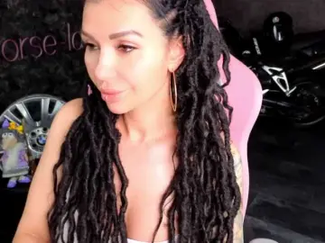 Bongacams Watch Live Sex Cams of -BABAYAGA-