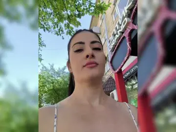 Bongacams Watch Live Sex Cams of CrazyPussy07