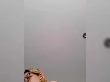 Bongacams Free Porn Cam of LittleSammy
