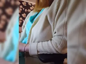 Bongacams Live Sex Cam of Pink-Lips