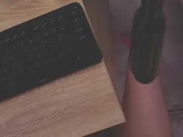 Bongacams Live Sex of CrazyWine