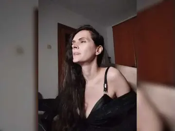 Bongacams Free Live Porn of SexQueen11