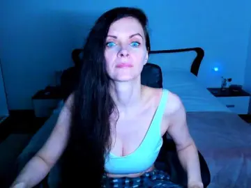 Bongacams Watch Live Sex Cams of SexQueen11