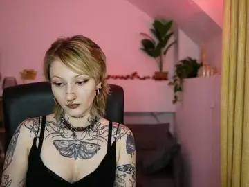 Bongacams Watch Live Sex Cams of tattooedblondee18