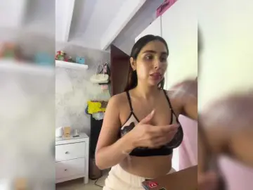 Bongacams Live Sex Cam of SallyeLeins