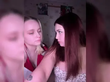 Bongacams Sex Cam of BellaAndAlice