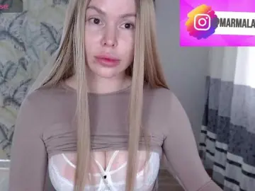 Bongacams Nude Webcam of Foxymoxy19
