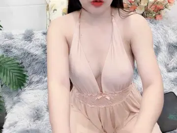 Bongacams Watch Live Sex Cams of Linh97