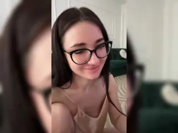 Bongacams Sex Cam of Chiaralovee