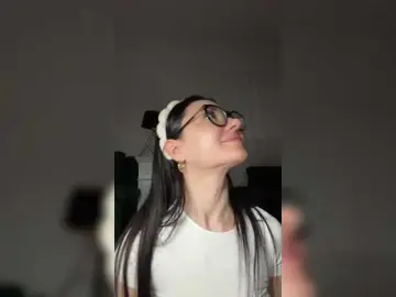 Bongacams Live Sex Cam of Chiaralovee