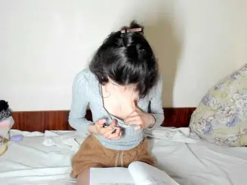 Bongacams Free Live Porn of Honeykrisspussy