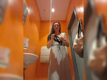 Bongacams Free Porn Cam of DIVORA