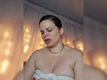 Bongacams Nude Webcam of AliceBraga