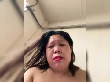 Bongacams Nude Webcam of ChubbyBabe31