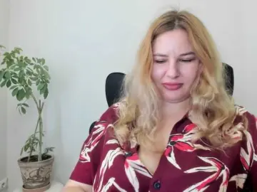 Bongacams Watch Live Sex Cams of AvaQueen
