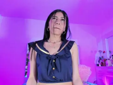 Bongacams Watch Live Sex Cams of emili-clark