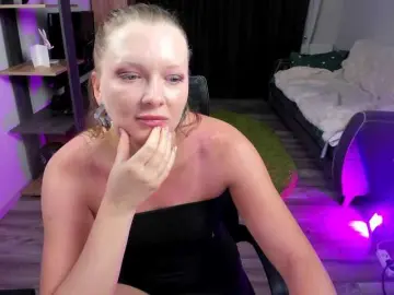 Bongacams Nude Webcam of StrippingLady