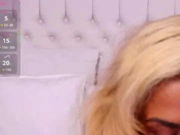 Bongacams Watch Live Sex Cams of CelineHinton