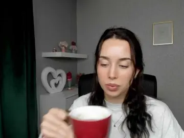 Bongacams Watch Live Sex Cams of adeleLive