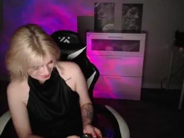 Bongacams Nude Webcam of KissMeSlow-