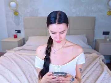 Bongacams Watch Live Sex Cams of SnowWhiteee