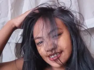 Sarah-001