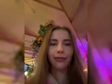 Bongacams Live Sex of -VikkiL0vesCheese-