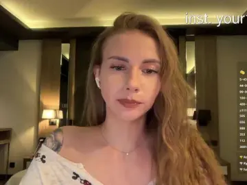Bongacams Live Porn of -VikkiL0vesCheese-