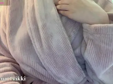 Bongacams Sex Chat of -VikkiL0vesCheese-