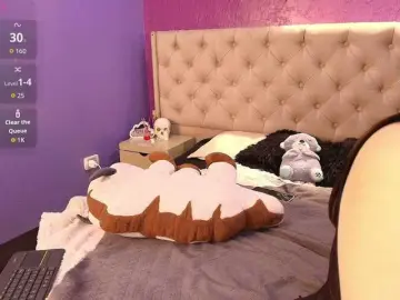 Bongacams Live Sex Cam of LittleCheerry